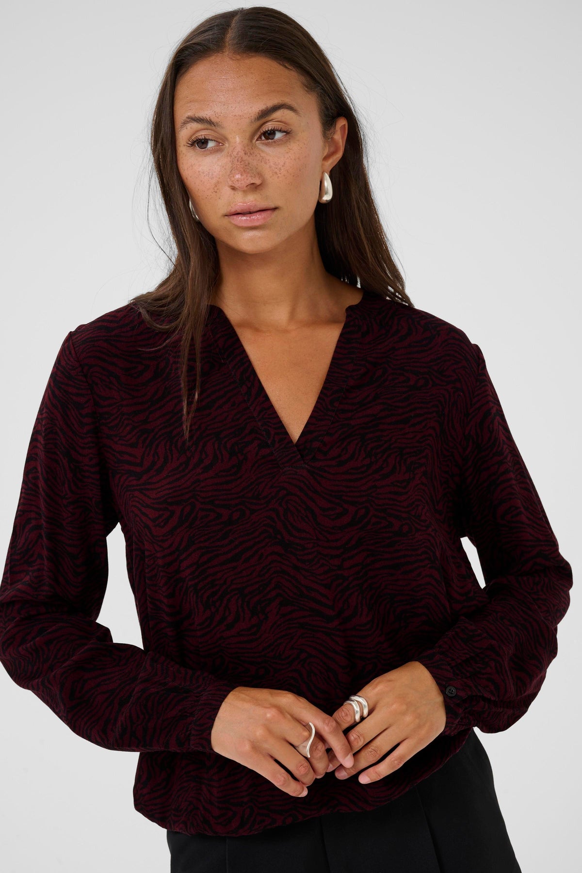 Kaffe Kaditte Windsor Wine/Black Abstract Print V-Neck Blouse, 10507919