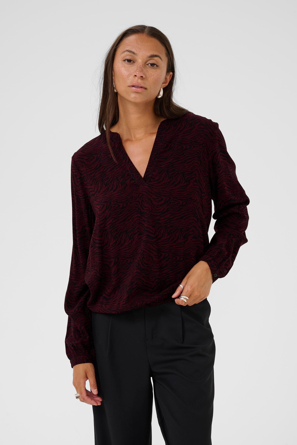 Kaffe Kaditte Windsor Wine/Black Abstract Print V-Neck Blouse, 10507919