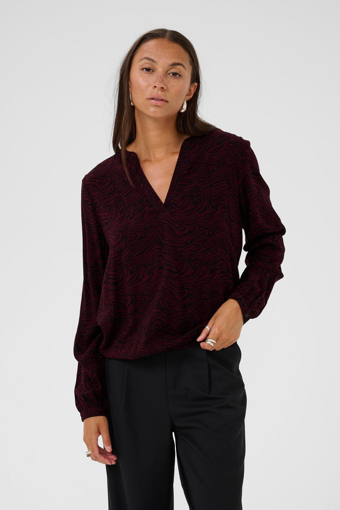 Kaffe Kaditte Windsor Wine/Black Abstract Print V-Neck Blouse, 10507919
