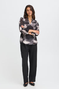 Fransa FrLainey Pumice Grey/Black Abstract Printed V-Neck Top