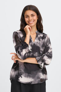 Fransa FrLainey Pumice Grey/Black Abstract Printed V-Neck Top