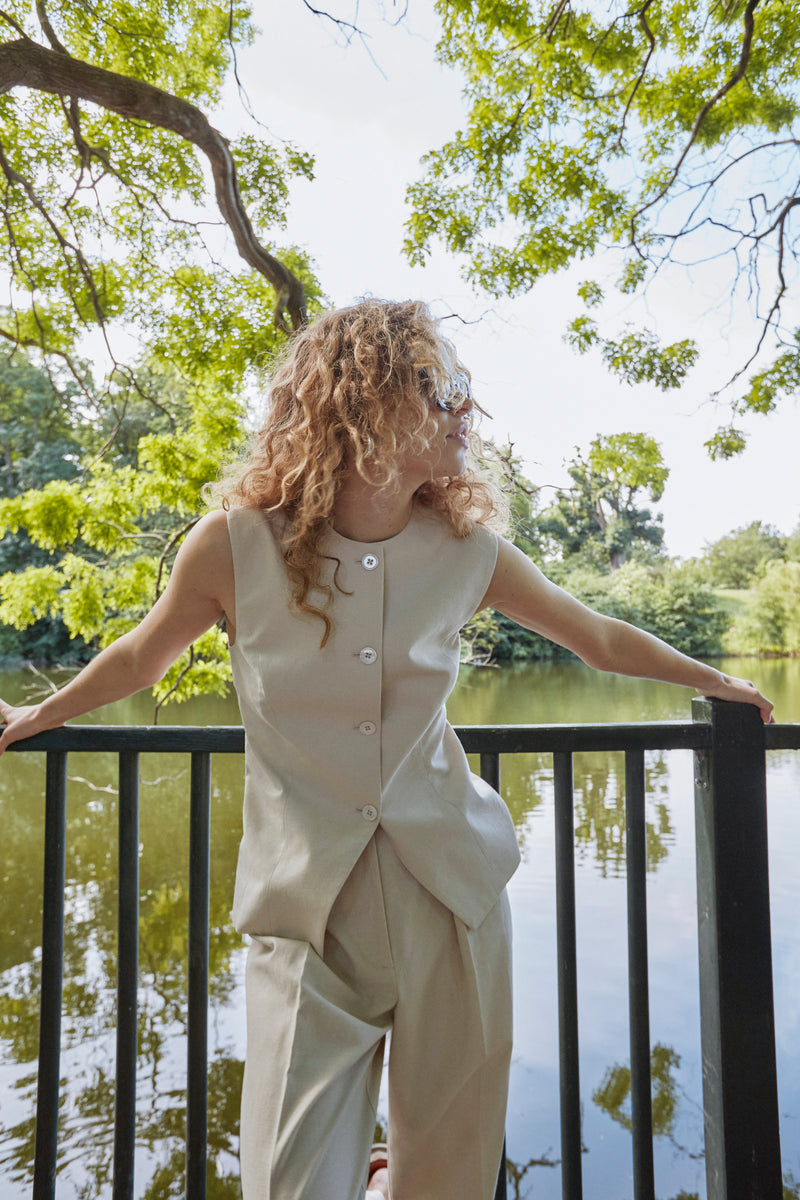 Soaked Linnena Beige Linen Fitted Waistcoat, 30408109
