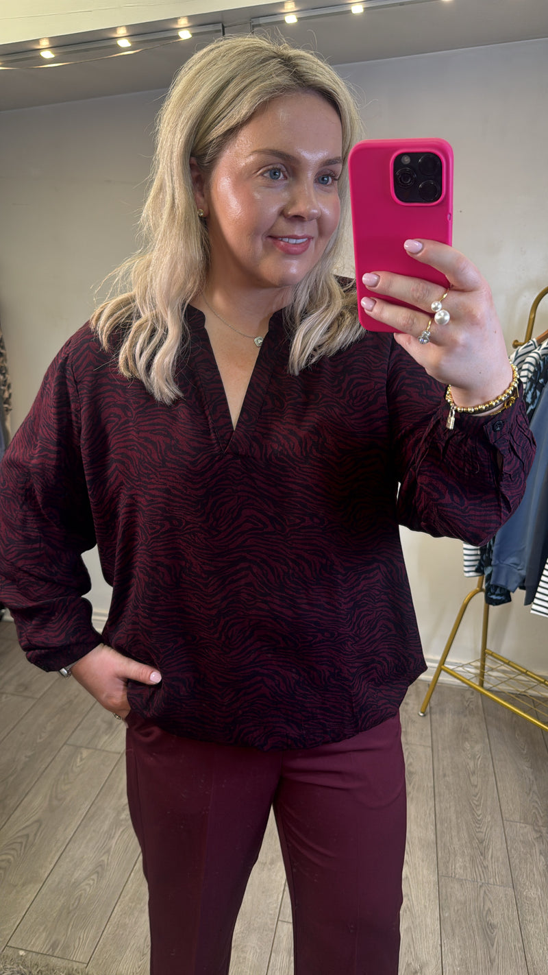 Kaffe Kaditte Windsor Wine/Black Abstract Print V-Neck Blouse, 10507919